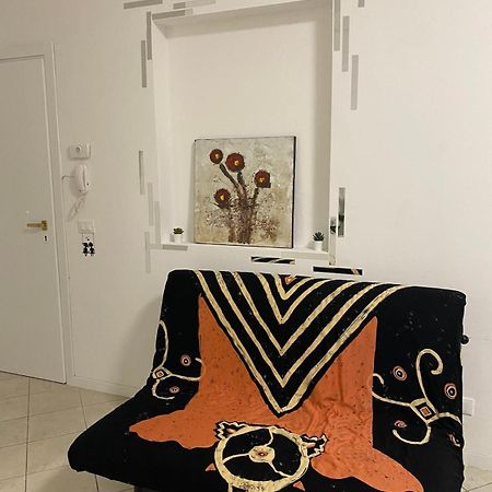 Ampio Appartamento In Posizione Strategica Rimini Bagian luar foto
