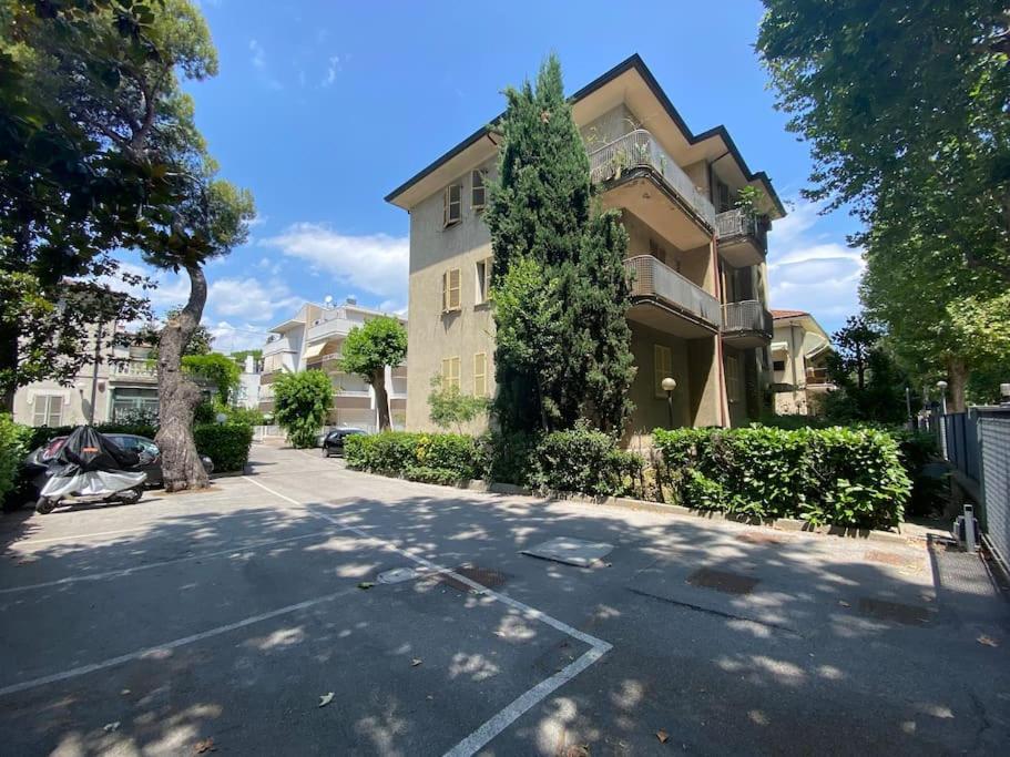 Ampio Appartamento In Posizione Strategica Rimini Bagian luar foto