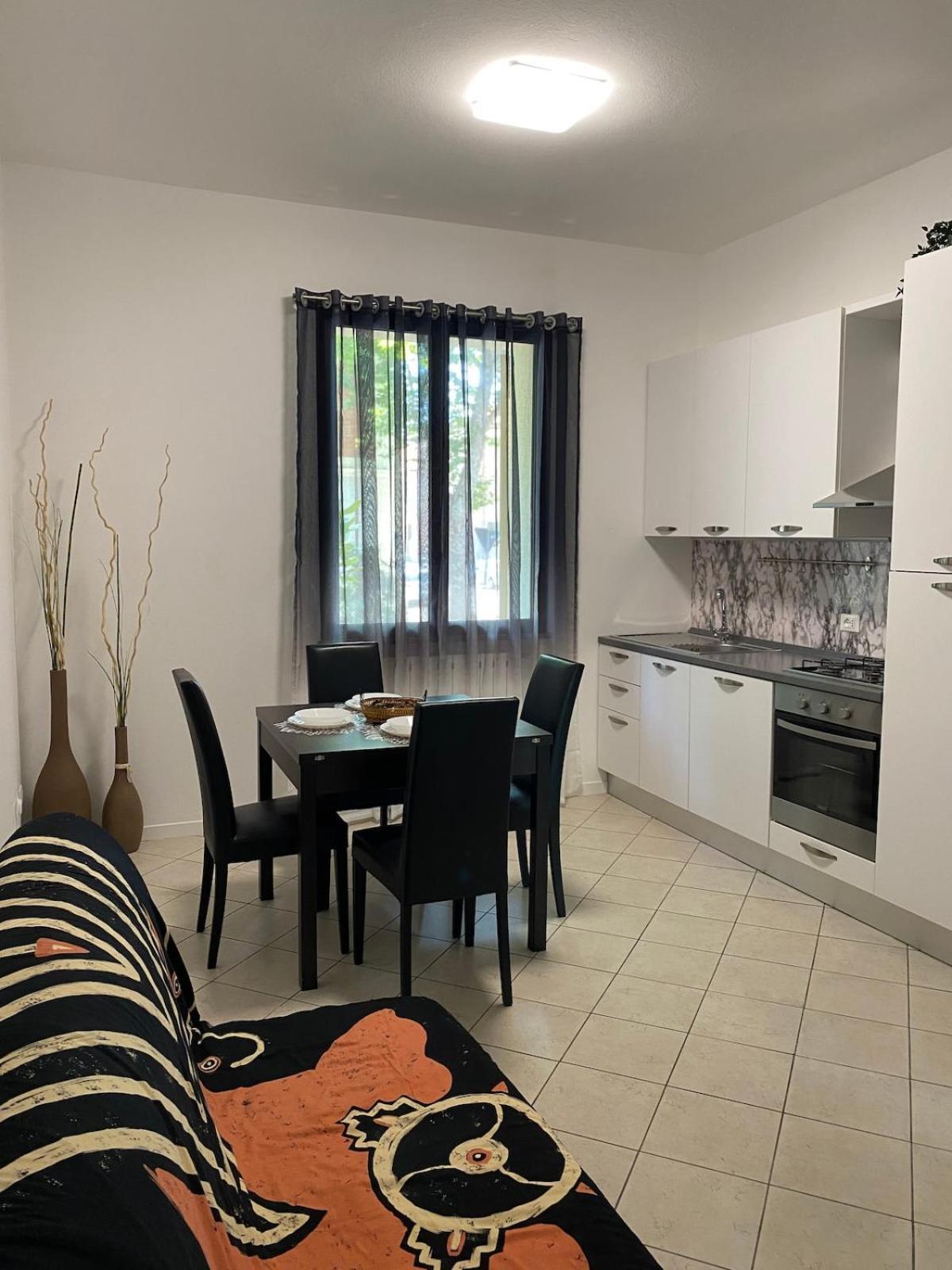 Ampio Appartamento In Posizione Strategica Rimini Bagian luar foto